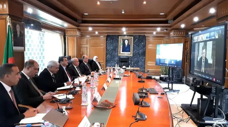 L’Algérie et sept autres pays décident d’augmenter leur production de pétrole