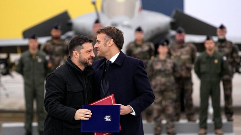 Macron Zelensky