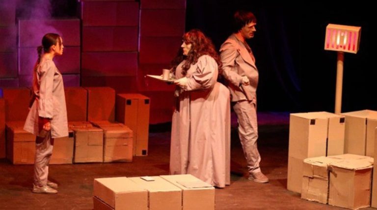 Batna : ouverture de la 14e  édition du festival culturel national du théâtre amazigh